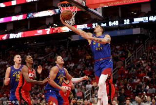 她们在配合 她们在配合