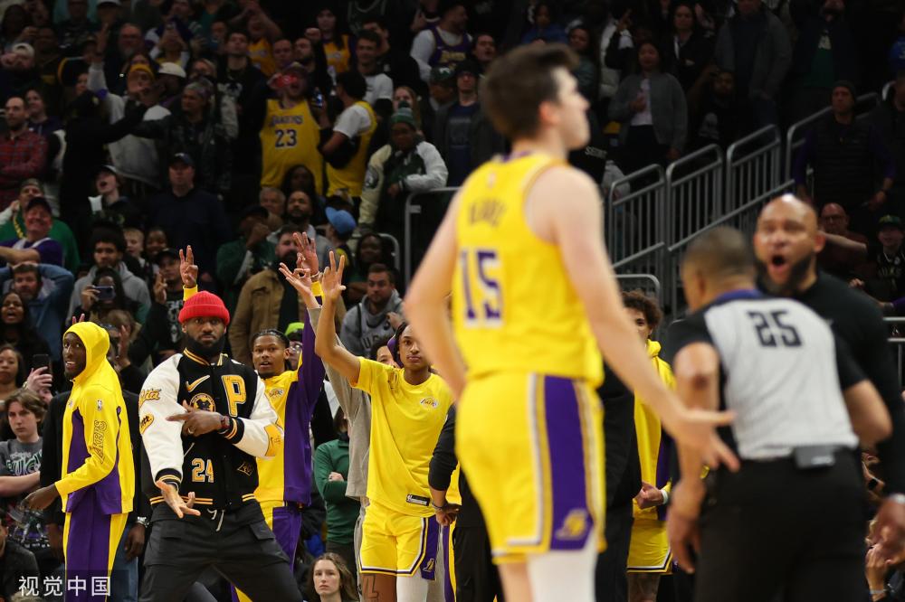 在足球比赛 在足球比赛